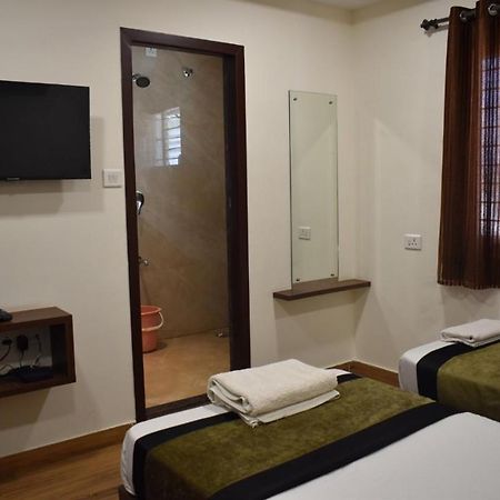 Symphony Suites Bengaluru Zewnętrze zdjęcie